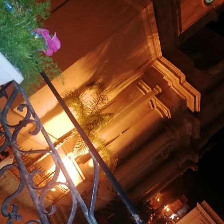 Hotel La Casa In Piazza Terrasini Esterno foto