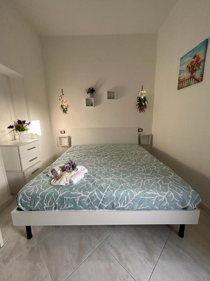 Hotel La Casa In Piazza Terrasini Esterno foto