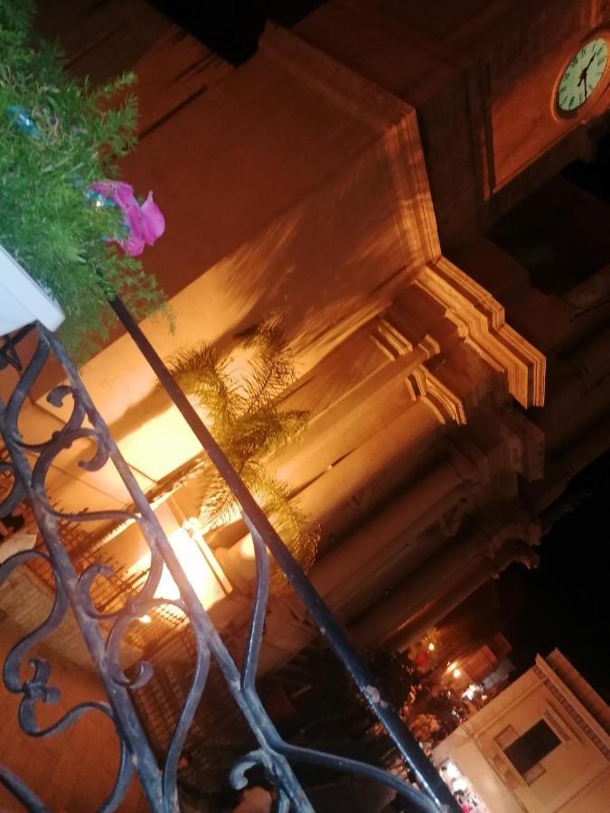Hotel La Casa In Piazza Terrasini Esterno foto